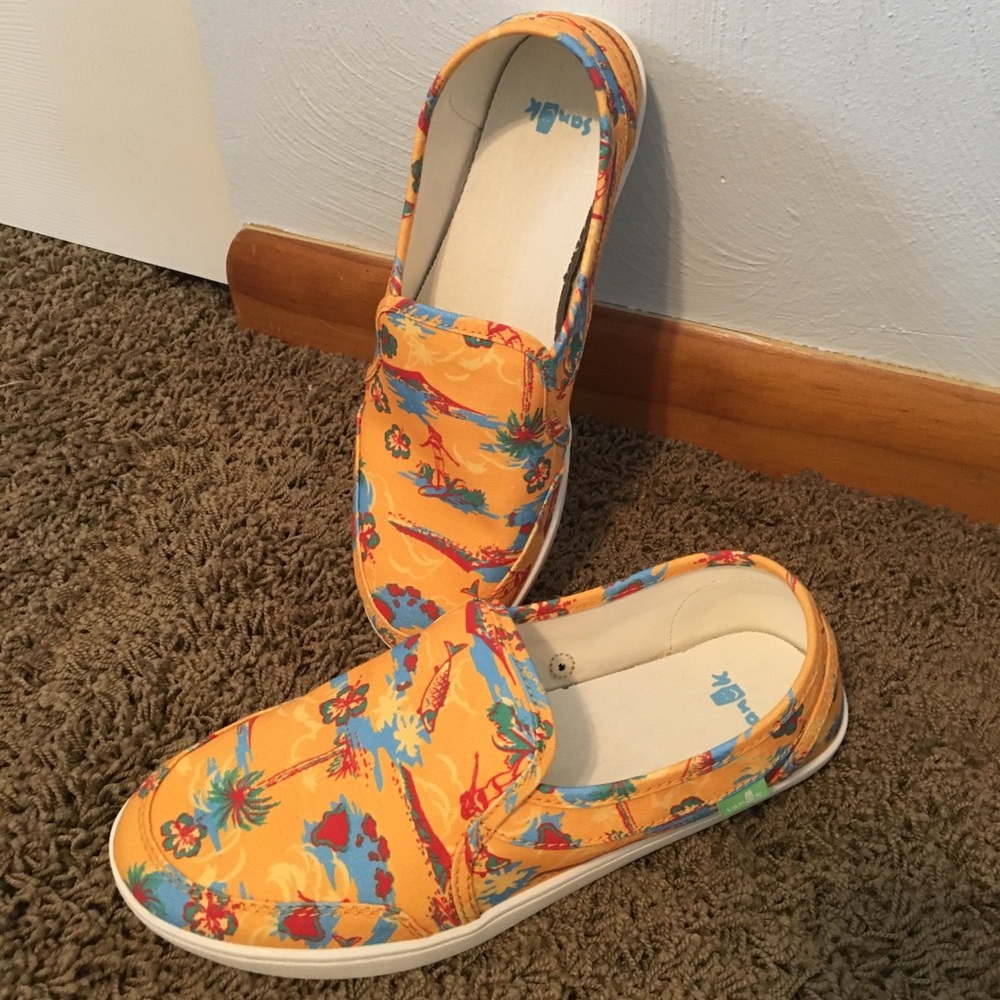 Sanuk size 8